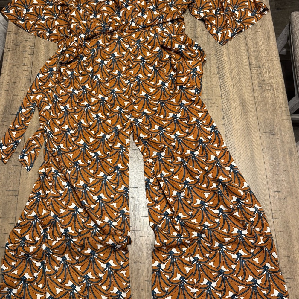 New Women’s Jumpsuit size Large
